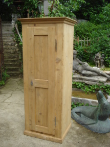 tannenschrank